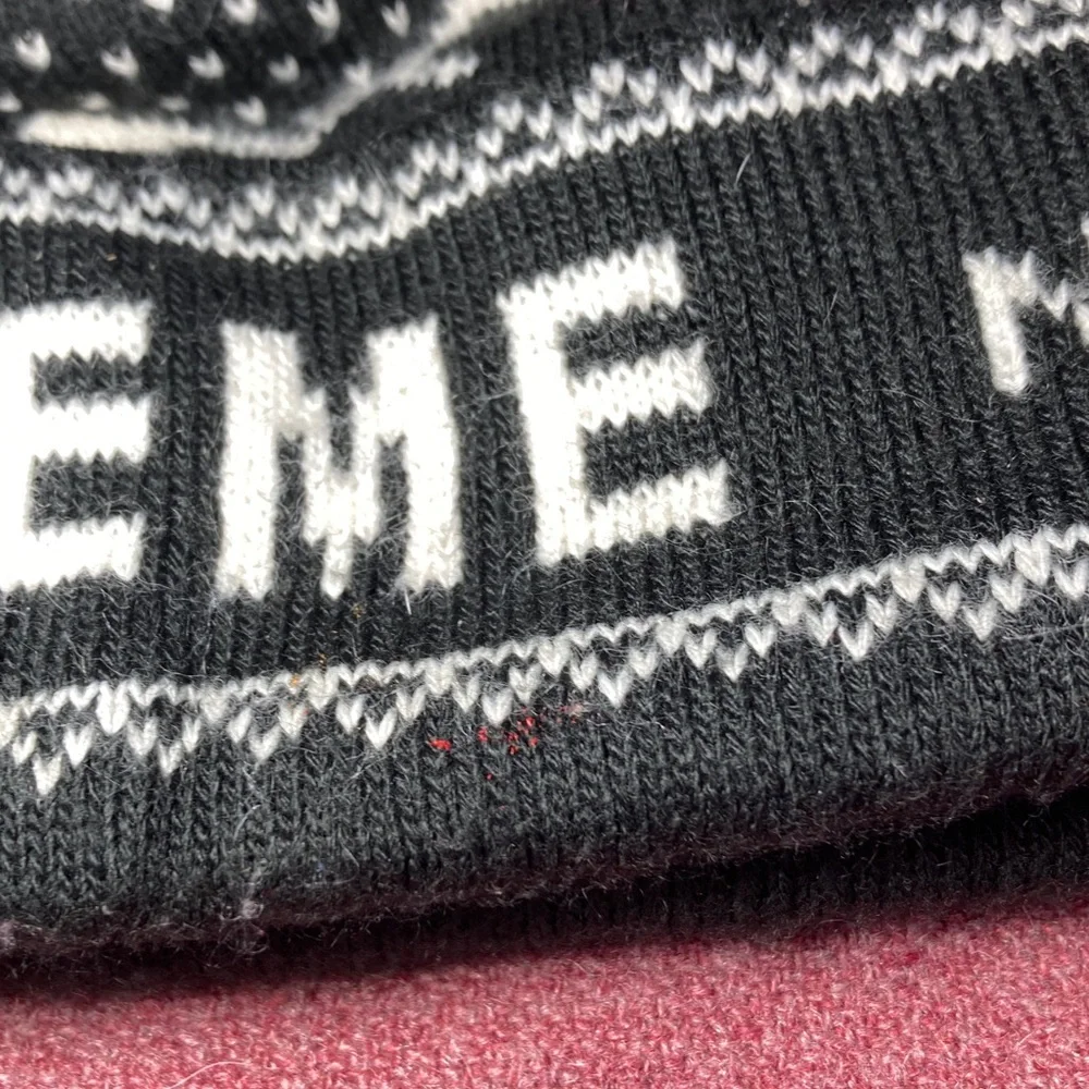 NORTH FACE X SUPREME Beanie - Picture 8 of 15